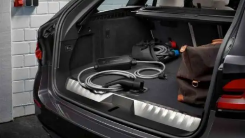 BMW Flexible Fast Charger