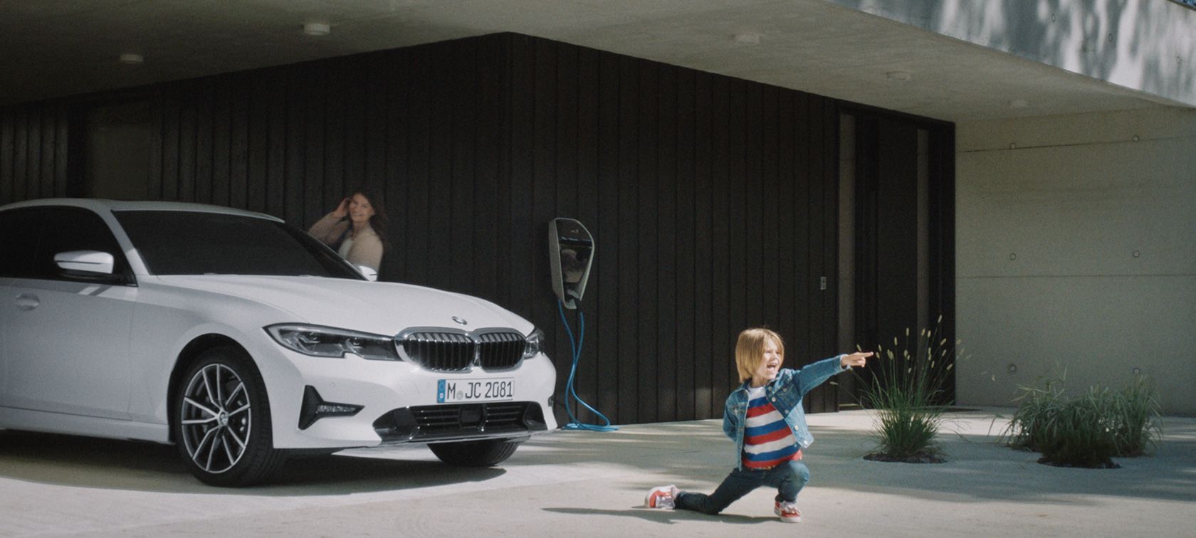Funktionsweise des BMW Plug-in-Hybrids PHEV. Funktionsweise des BMW Plug-in-Hybrids PHEV.