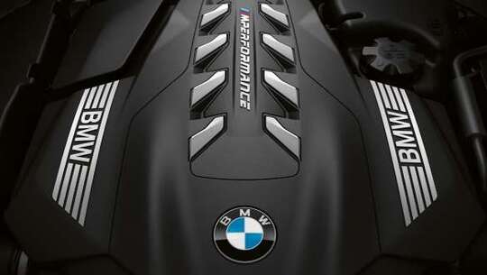 Hocheffiziente TwinPower Turbo Motoren. Hocheffiziente TwinPower Turbo Motoren.